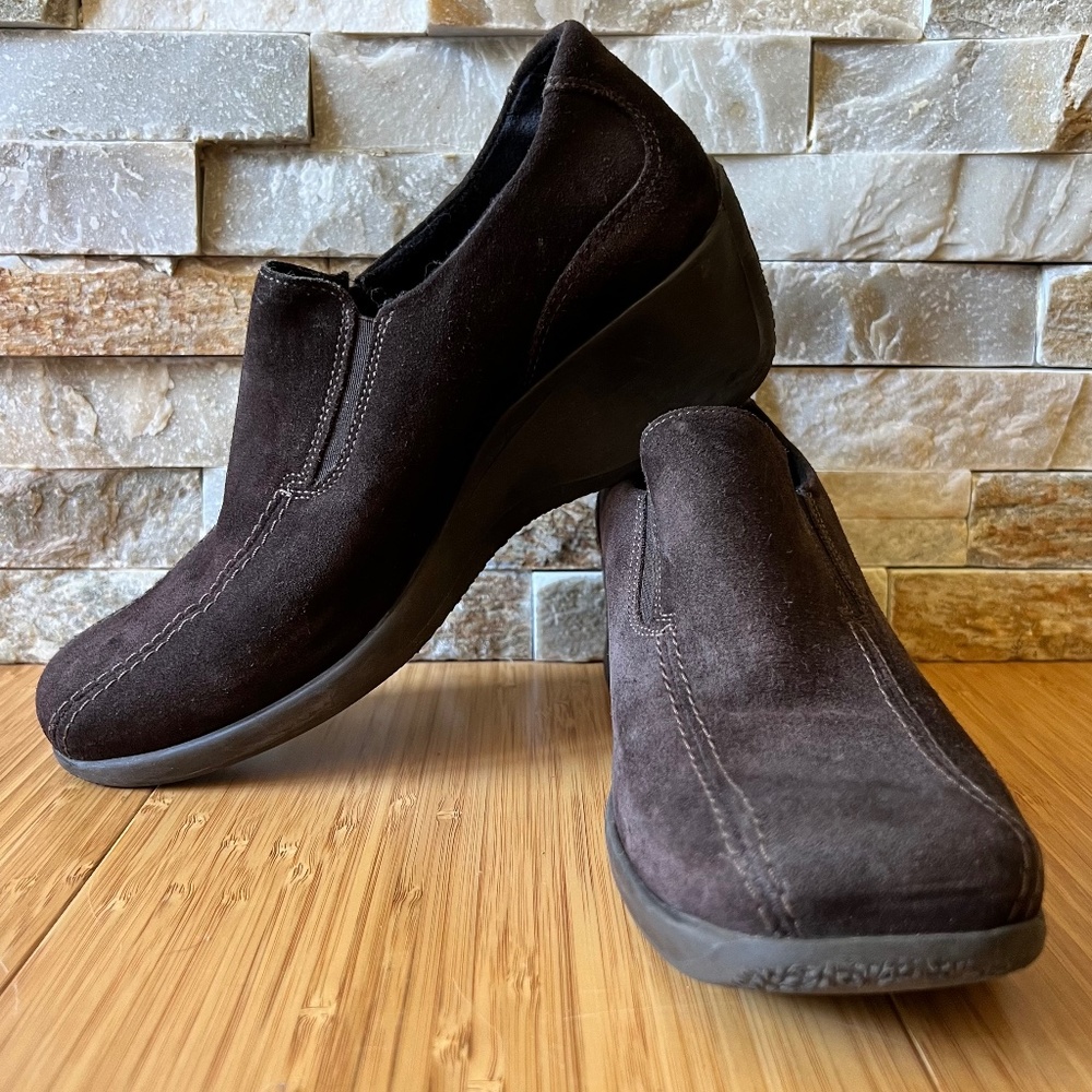 La Canadienne Erica Wedge Brown Waterproof Suede, Loafer